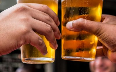 Une bière après le sport : bonne ou mauvaise idée ? La science répond enfin
